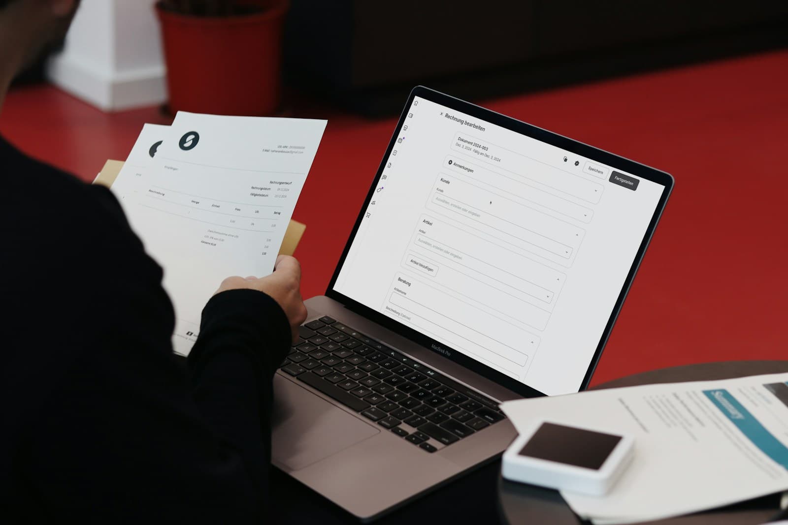 Factură verificată într-o aplicație de facturare online